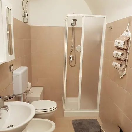 Apartment 10 E Lode
